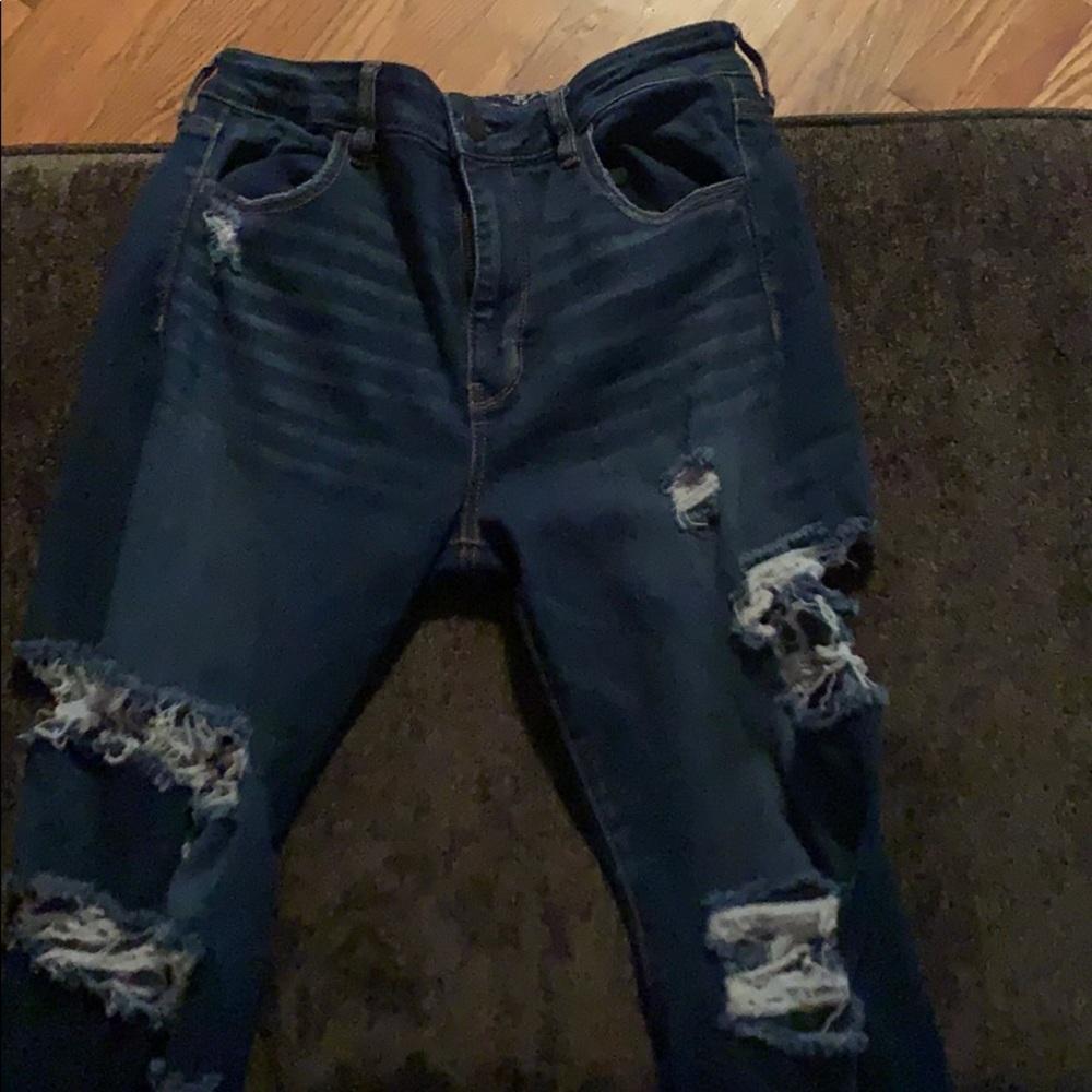 Like new American eagle jeans with holes. Size 12